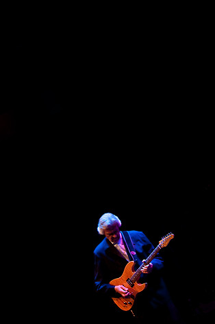 2010-05-08 - John McLaughlin & the 4th Dimension från Uppsala Konsert & Kongress, Uppsala