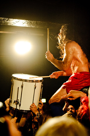 2010-05-19 - Monotonix från Debaser Slussen, Stockholm