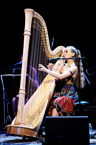 2010-05-24 - Joanna Newsom från Dramaten, Stockholm