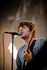 2010-07-01 - The Kooks från Peace & Love, Borlänge