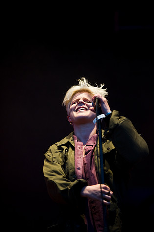 2010-07-01 - Robyn från Peace & Love, Borlänge