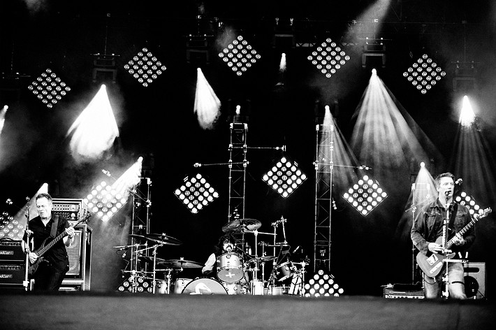 2010-07-01 - Them Crooked Vultures från Peace & Love, Borlänge