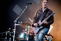2010-07-01 - Them Crooked Vultures från Peace & Love, Borlänge