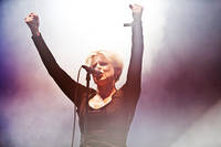 2010-07-01 - Robyn från Peace & Love, Borlänge