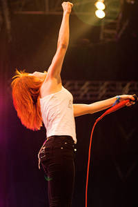 2010-07-01 - Paramore från Roskildefestivalen, Roskilde