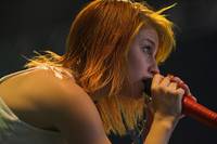 2010-07-01 - Paramore från Roskildefestivalen, Roskilde