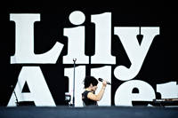 2010-07-02 - Lily Allen från Peace & Love, Borlänge