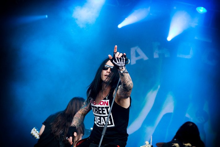 2010-07-02 - Hardcore Superstar från Peace & Love, Borlänge