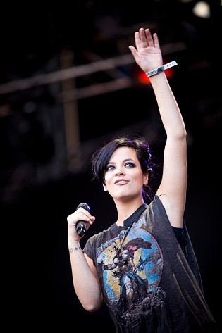 2010-07-02 - Lily Allen från Peace & Love, Borlänge