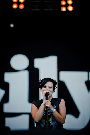 2010-07-02 - Lily Allen från Peace & Love, Borlänge