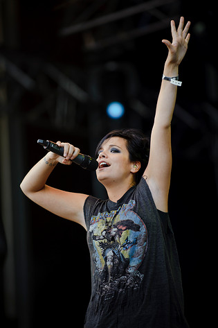 2010-07-02 - Lily Allen från Peace & Love, Borlänge