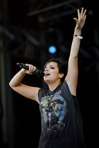 2010-07-02 - Lily Allen från Peace & Love, Borlänge