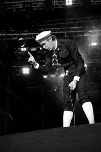 2010-07-02 - The Hives från Peace & Love, Borlänge
