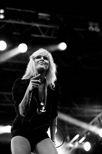 2010-07-29 - The Sounds från Putte i Parken, Karlskoga