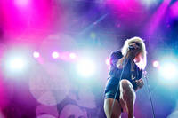 2010-07-29 - The Sounds från Putte i Parken, Karlskoga