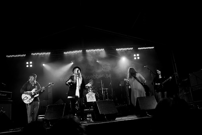 2010-07-30 - Legalize Lola från Storsjöyran, Östersund