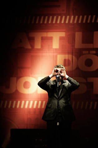 2010-10-23 - "Att leva och dö som Joe Strummer" med Marcus Birro & Wayne Hussey från Södra Teatern, Stockholm