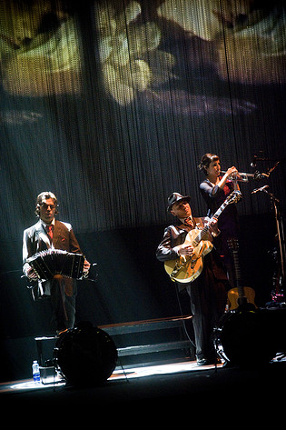 2010-11-05 - Gotan Project från Filadelfiakyrkan, Stockholm
