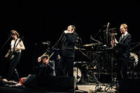 2010-11-06 - Einstürzende Neubauten från Södra Teatern, Stockholm