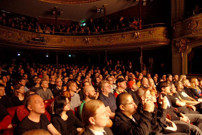 2010-11-06 - Einstürzende Neubauten från Södra Teatern, Stockholm