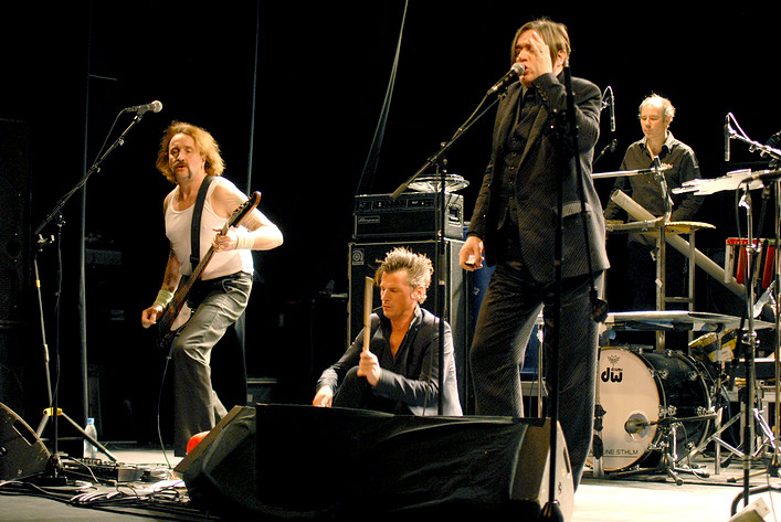 2010-11-06 - Einstürzende Neubauten från Södra Teatern, Stockholm