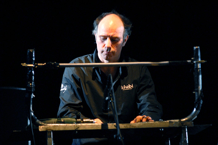2010-11-06 - Einstürzende Neubauten från Södra Teatern, Stockholm