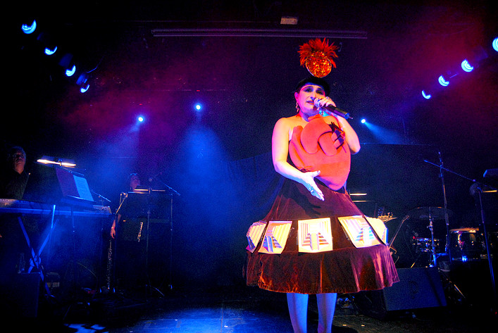 2010-11-06 - Astrid Hadad från Södra Teatern, Stockholm