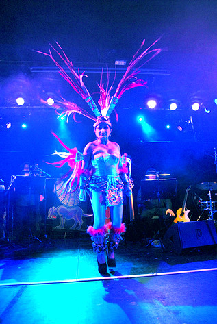 2010-11-06 - Astrid Hadad från Södra Teatern, Stockholm