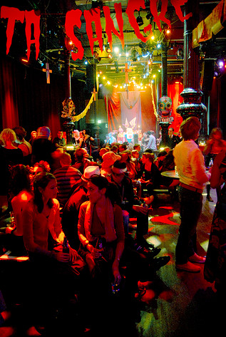 2010-11-06 - Astrid Hadad från Södra Teatern, Stockholm