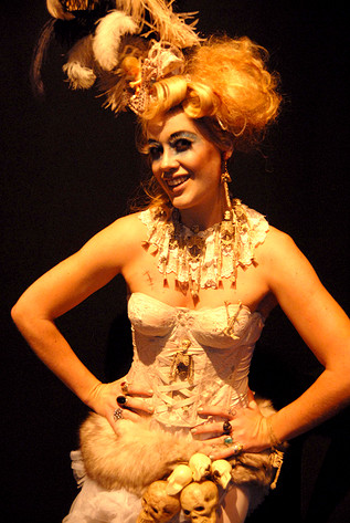 2010-11-06 - Astrid Hadad från Södra Teatern, Stockholm