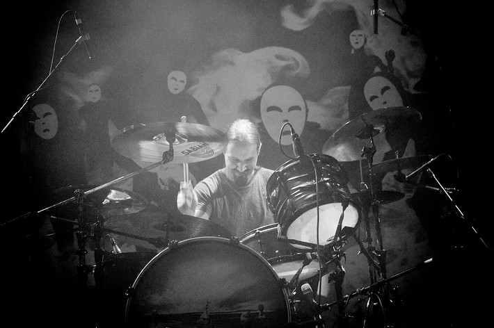 2010-11-23 - Raised Fist från Debaser Medis, Stockholm