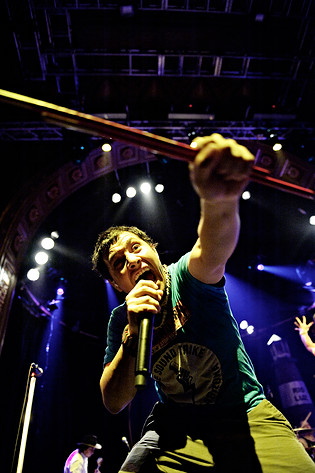 2010-12-04 - Gogol Bordello från Berns, Stockholm