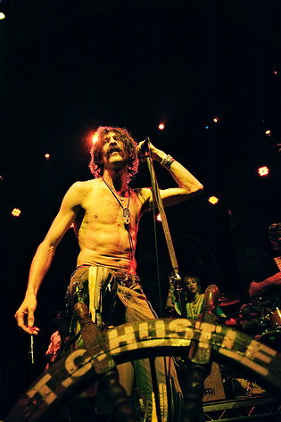 2010-12-04 - Gogol Bordello från Berns, Stockholm