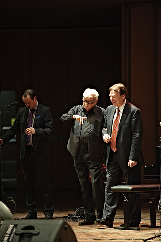 2010-12-10 - Toots Thielemans från Berwaldhallen , Stockholm