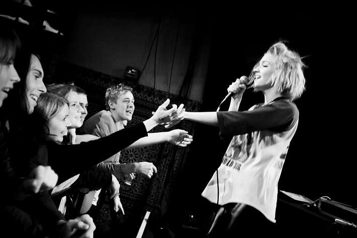 2010-12-11 - Tove Styrke från Guitars, Umeå