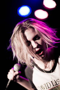 2010-12-11 - Tove Styrke från Guitars, Umeå