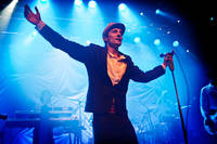 2010-12-11 - Daniel Adams-Ray från Debaser Medis, Stockholm