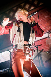 2010-12-18 - Robyn från Slagthuset, Malmö