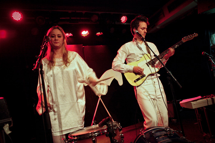2010-12-22 - Two White Horses från Guitars, Umeå