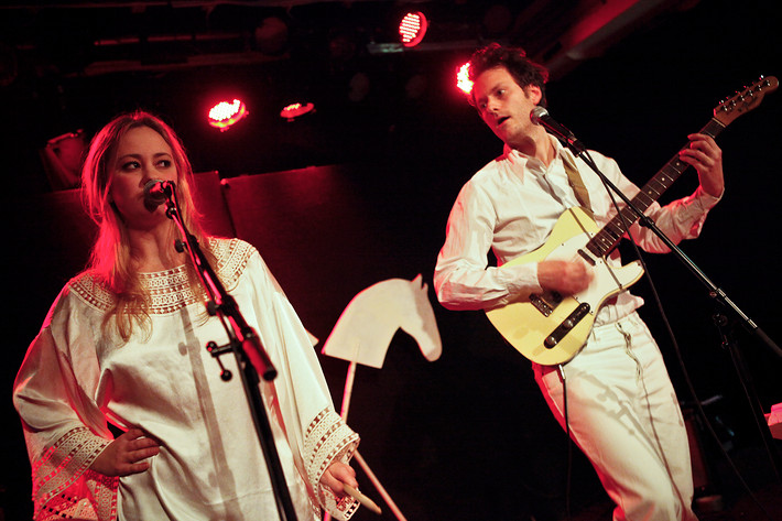 2010-12-22 - Two White Horses från Guitars, Umeå