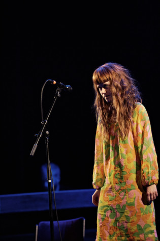 2011-01-24 - Sonja Åkesson tolkad av från Södra Teatern, Stockholm