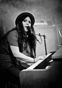 2011-04-16 - Miss Li från Brew House, Göteborg