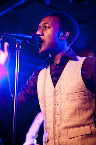 2011-04-16 - Aloe Blacc & The Grand Scheme från Debaser Strand, Stockholm
