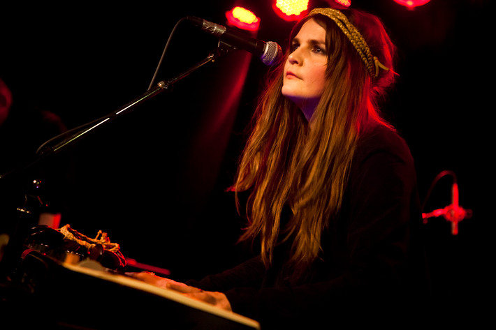2011-05-06 - Jennie Abrahamson från Guitars, Umeå