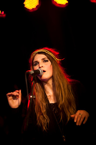 2011-05-06 - Jennie Abrahamson från Guitars, Umeå