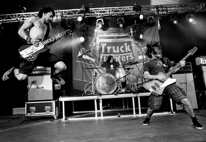2011-05-27 - Truckfighters från Yeahfestivalen, Örebro