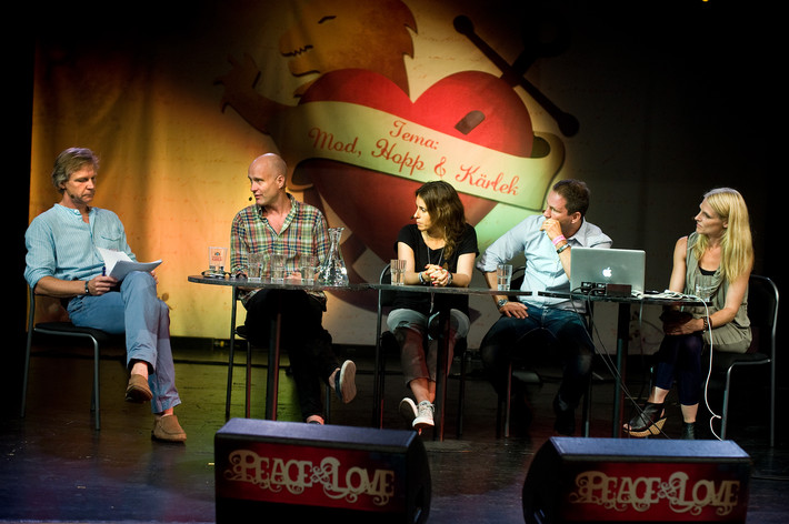2011-06-29 - Debatt 2, Vi älskar vårt Sverige, Sverige fosterland från Peace & Love, Borlänge