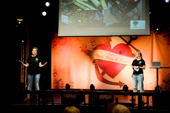 2011-06-29 - Ylva Nyberg & Johanna Liljenfeldt "Hotet mot Afrika" från Peace & Love, Borlänge