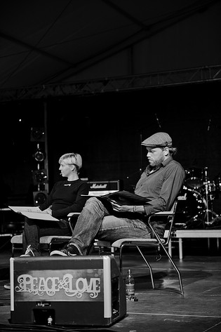 2011-06-29 - Teater "En värld att leva i" från Peace & Love, Borlänge