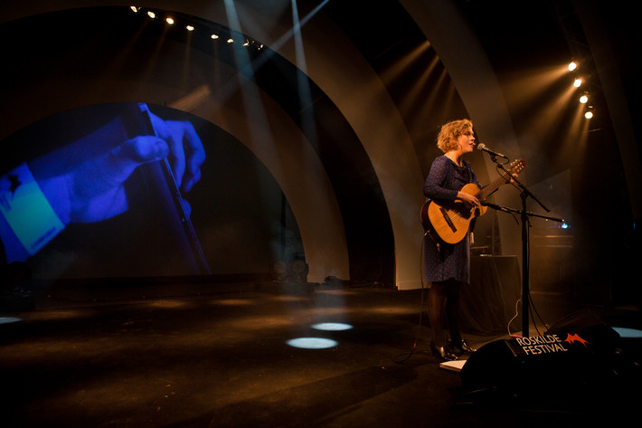 2011-07-01 - Ólöf Arnalds från Roskildefestivalen, Roskilde